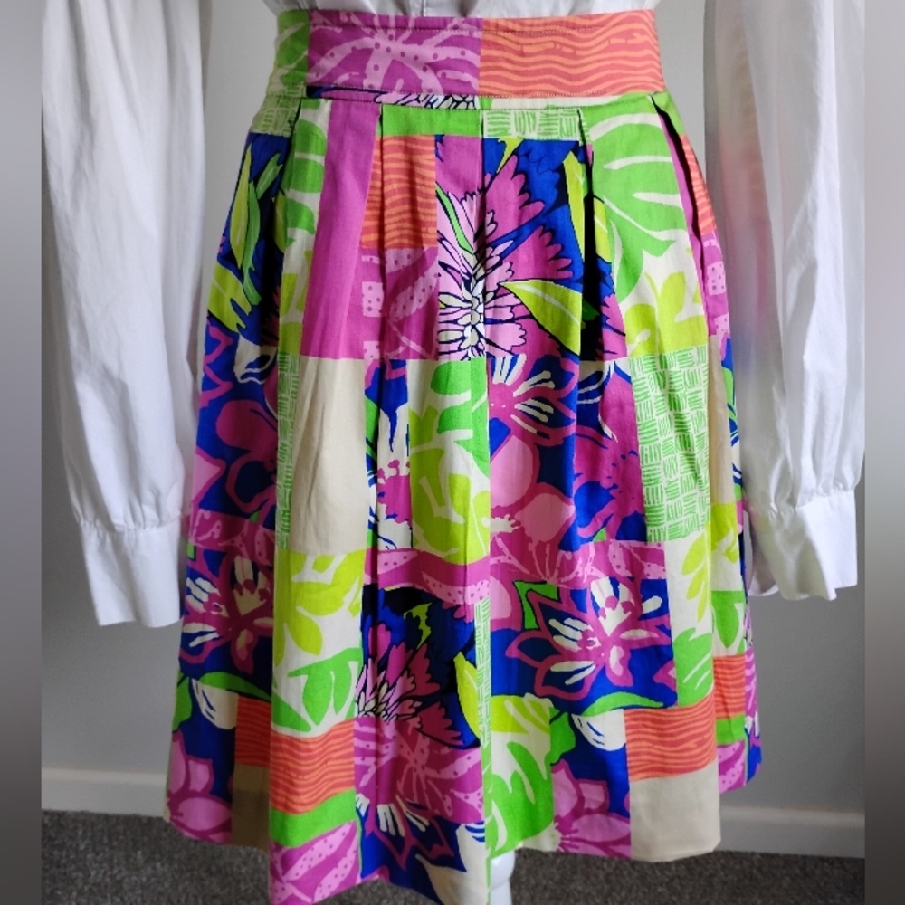Lilly Pulitzer Classic Pleated Skirt Knee Length Colorful Pockets Size 2